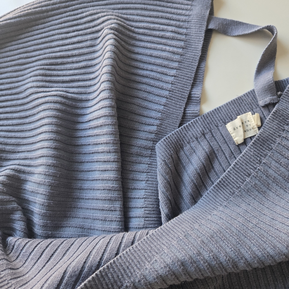 🌺 Dreamer by Debut Criss Cross V Neck Blue Sweater - Picture 8 of 12